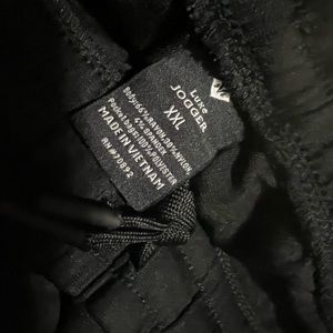 Members mark luxe joggers. Black, with zipper on side.